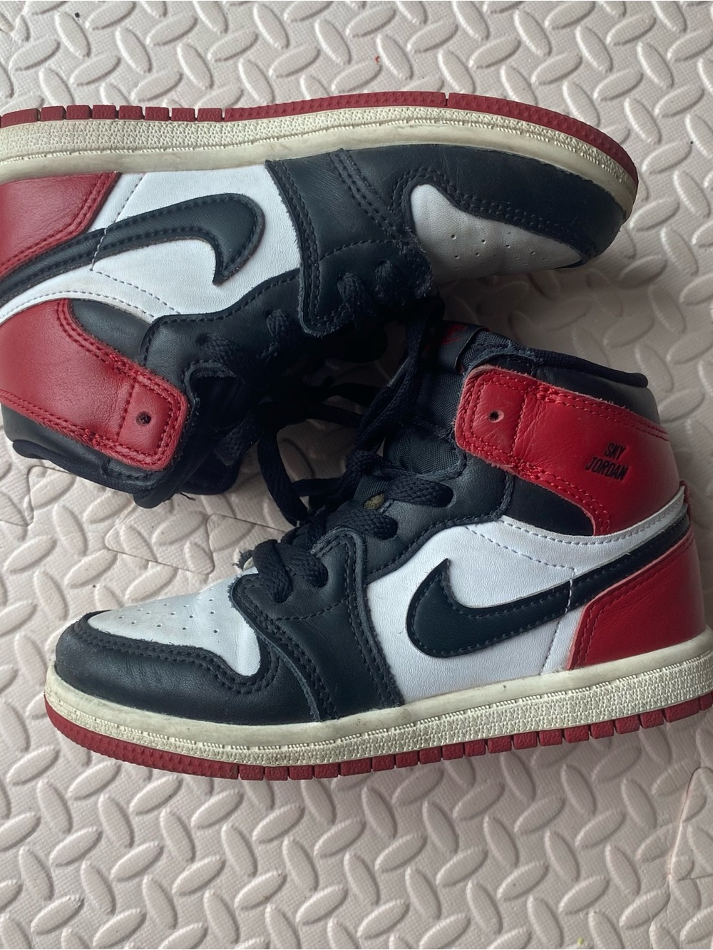 Air Jordan 1 mid